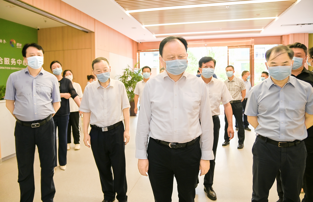 周农来我区调研社区居家养老助餐立法工作