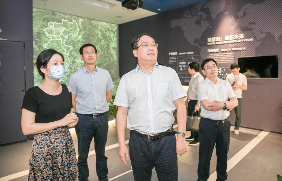 省委军民融合办来我区调研株洲北斗产业园建设