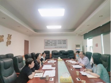 区民政局调研指导各镇（街道）社工站工作