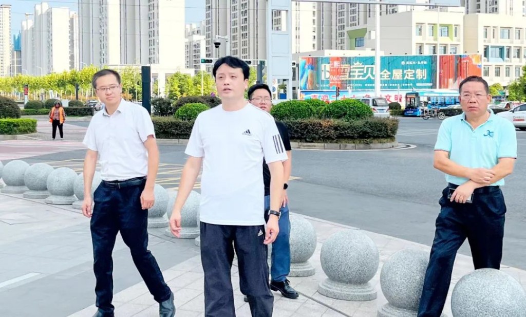 邹志超 曾毅鹏督查文明城市创建工作