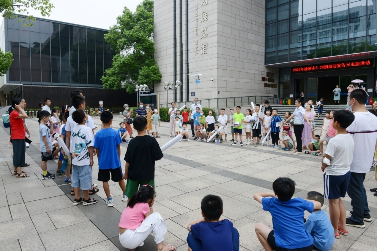 "规范使用地图 一点都不能错"株洲市资规局举办2022年测绘法宣传日暨国家版图意识宣传周活动