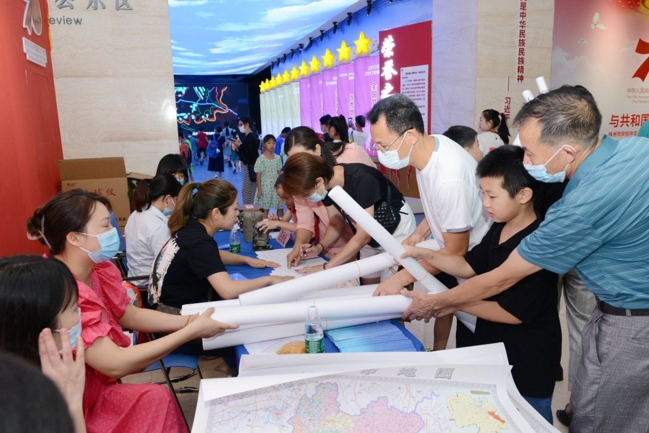 "规范使用地图 一点都不能错"株洲市资规局举办2022年测绘法宣传日暨国家版图意识宣传周活动