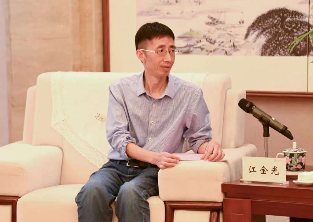 武汉大学教授江金光一行来株考察北斗产业