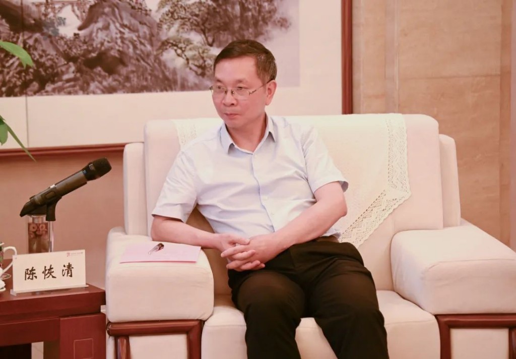 武汉大学教授江金光一行来株考察北斗产业