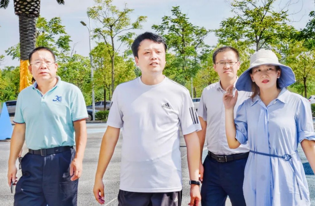 邹志超 曾毅鹏督查文明城市创建工作