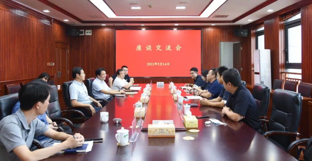 上海卫星装备研究所所长路同山一行来株洲经开区考察洽谈