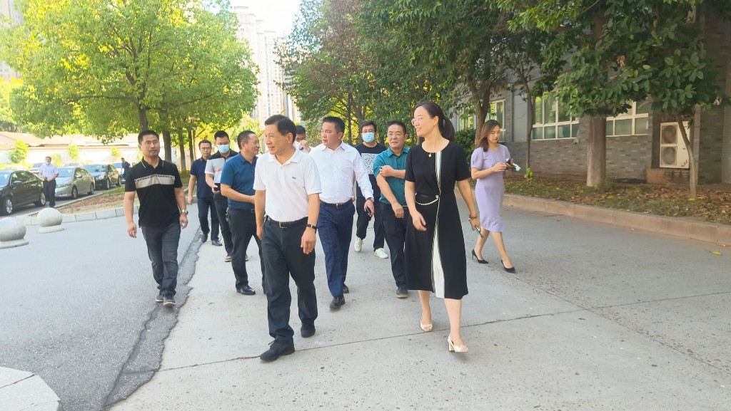 株洲市教育局党委书记、局长吴安浩到我区进行开学工作检查