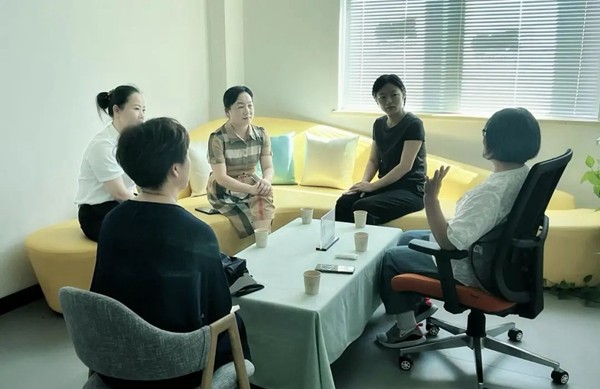 市妇联党组书记、主席漆帅花一行来天元调研“等等吧”婚姻家庭辅导工作