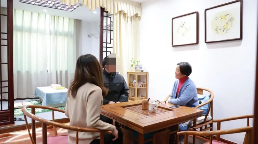 市妇联党组书记、主席漆帅花一行来天元调研“等等吧”婚姻家庭辅导工作