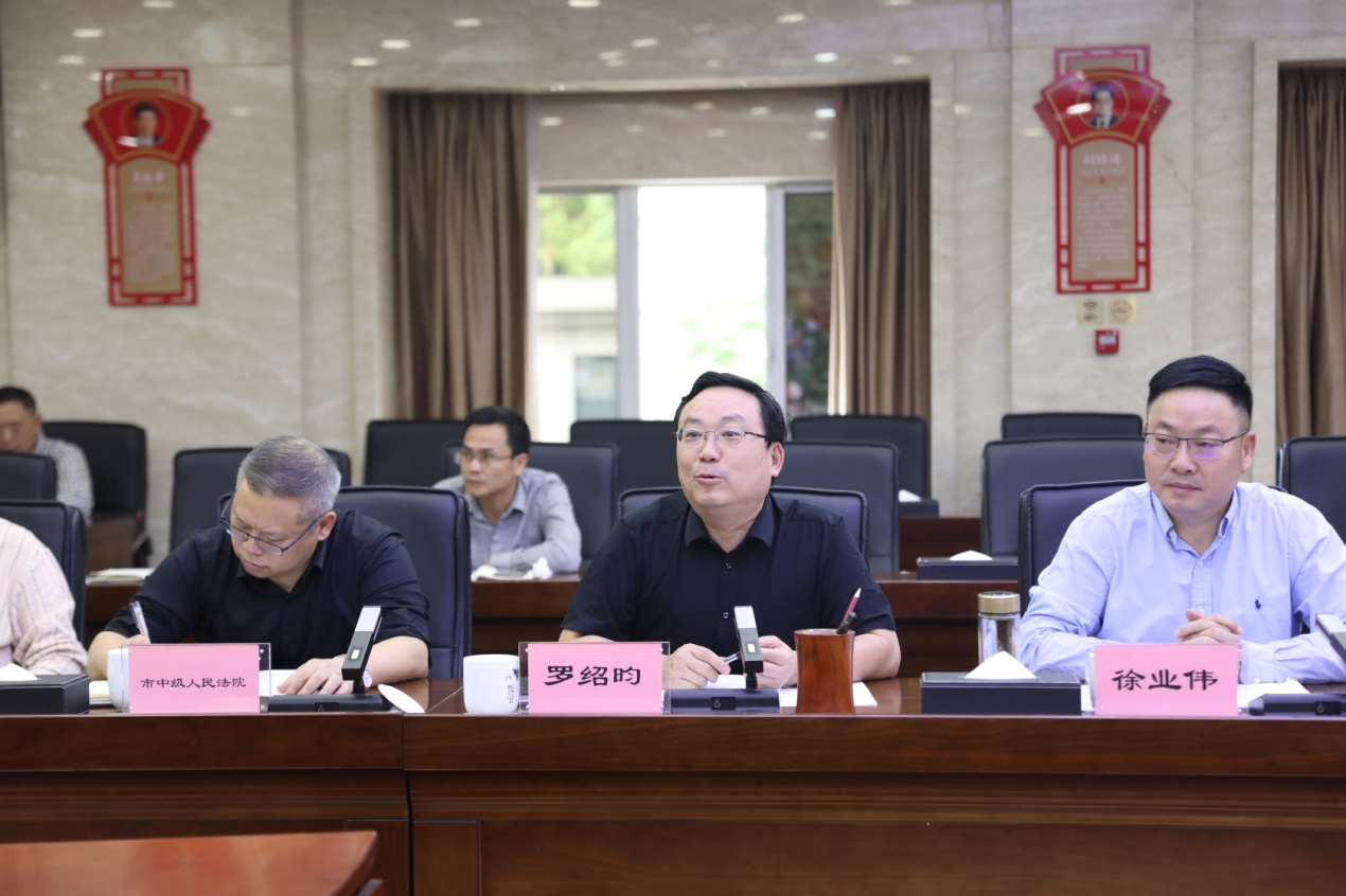 我市召开新建商品房"交房即交证"部署暨集中化解房地产办证信访突出问题工作推进会