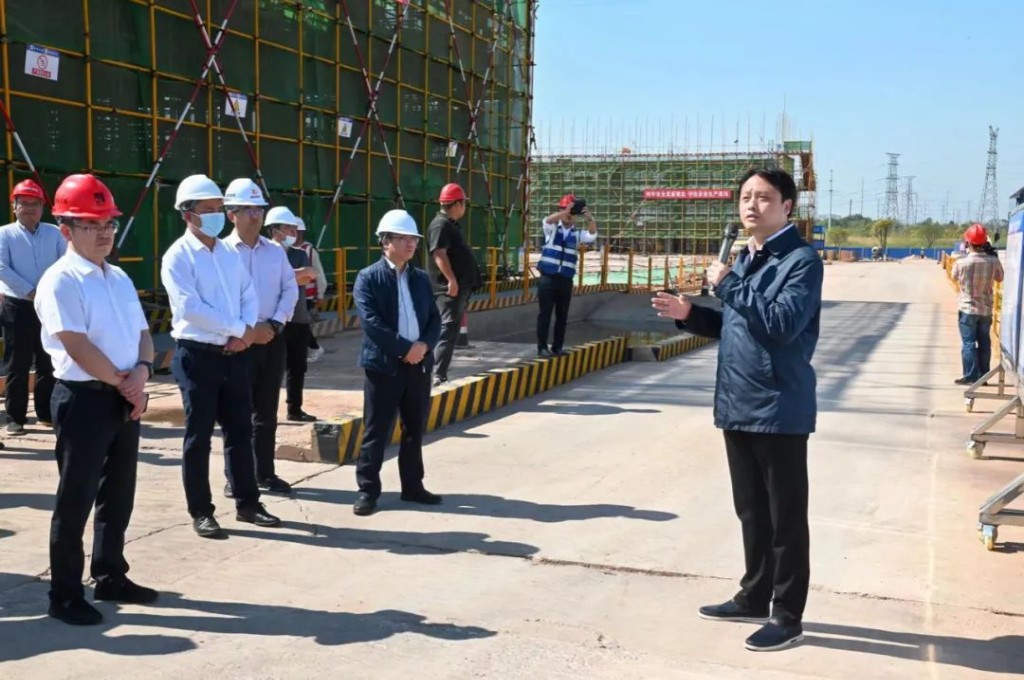 王庭恺在全市园区项目建设现场观摩暨讲评时强调 攻坚克难 争创“五好”园区