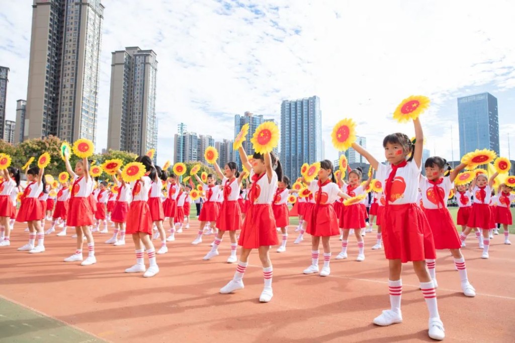白鹤学校2022年秋季田径运动会开幕！
