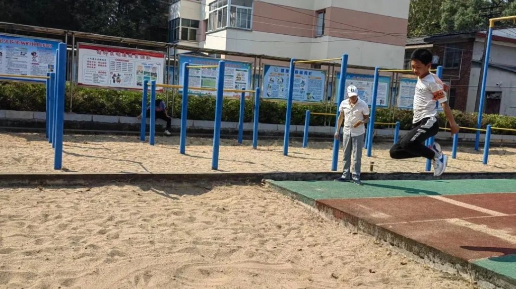 少年强，中国强！看天元区第22届中小学生运动会风采→