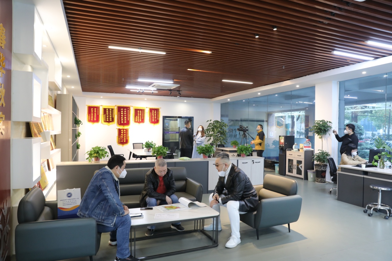 株洲市资规局开展"三窗两首制"事务办理政务公开主题日活动