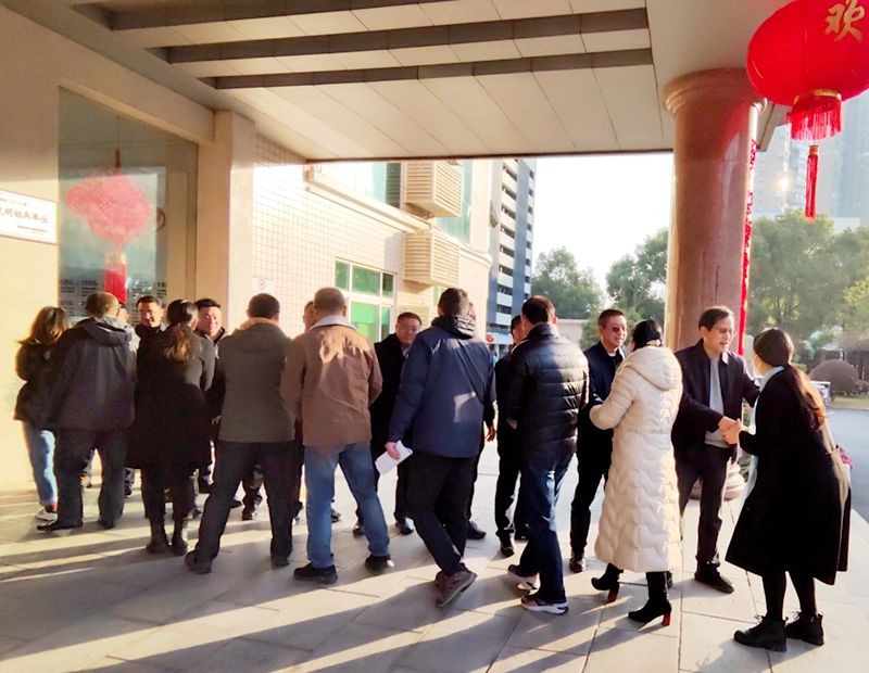 市发改委（市国动办）举行简约精短的返岗开工仪式