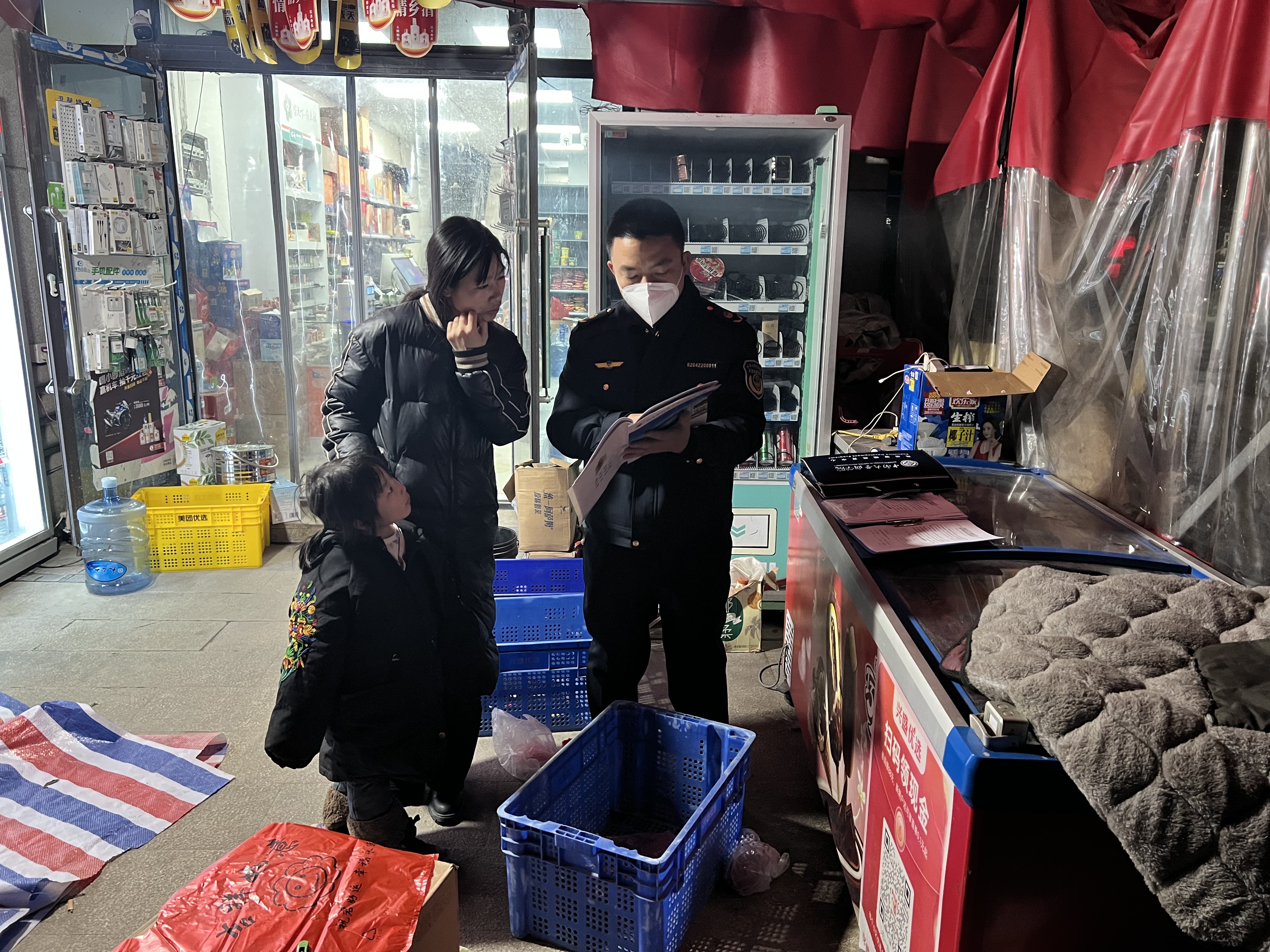天元区应急管理局 开展烟花爆竹打非治违夜查行动