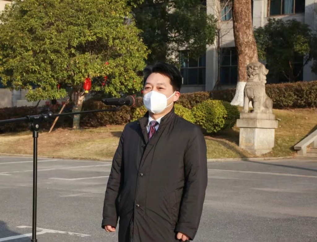 新春第一个工作日，石峰区举行升旗仪式