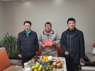 市民政局开展离退休干部走访慰问活动