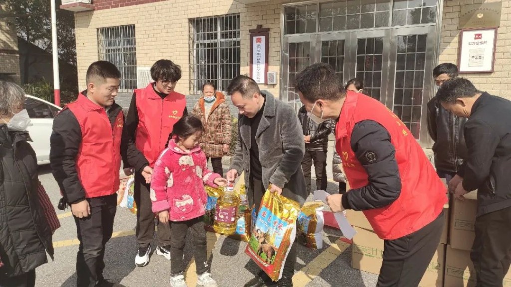 政企聚力送温暖——南洲镇困难群众春节慰问活动