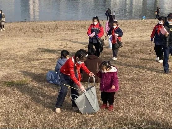 守护母亲河 天元"河小青"在行动