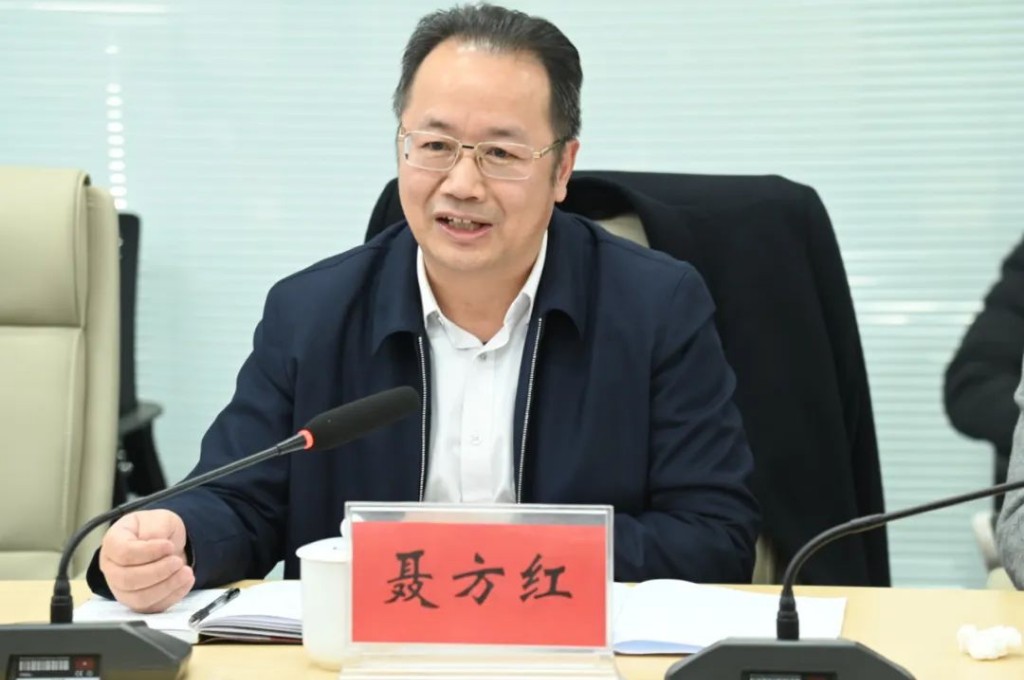 省政协副主席何寄华率队来株洲经开区调研