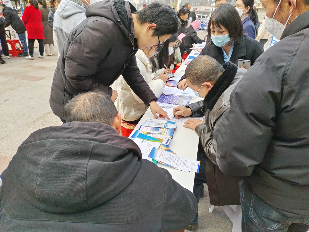 天元区：党建引领 就业服务进小区 ——春风送岗进小区 精准服务促就业