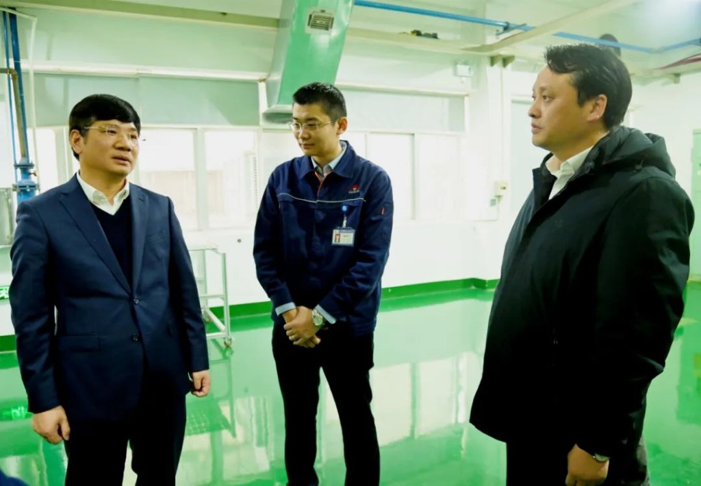 王卫安率队调研株洲经开区 助推企业加快上市