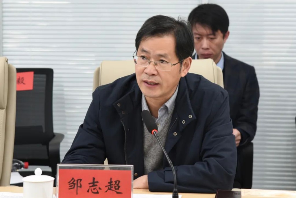 省政协副主席何寄华率队来株洲经开区调研