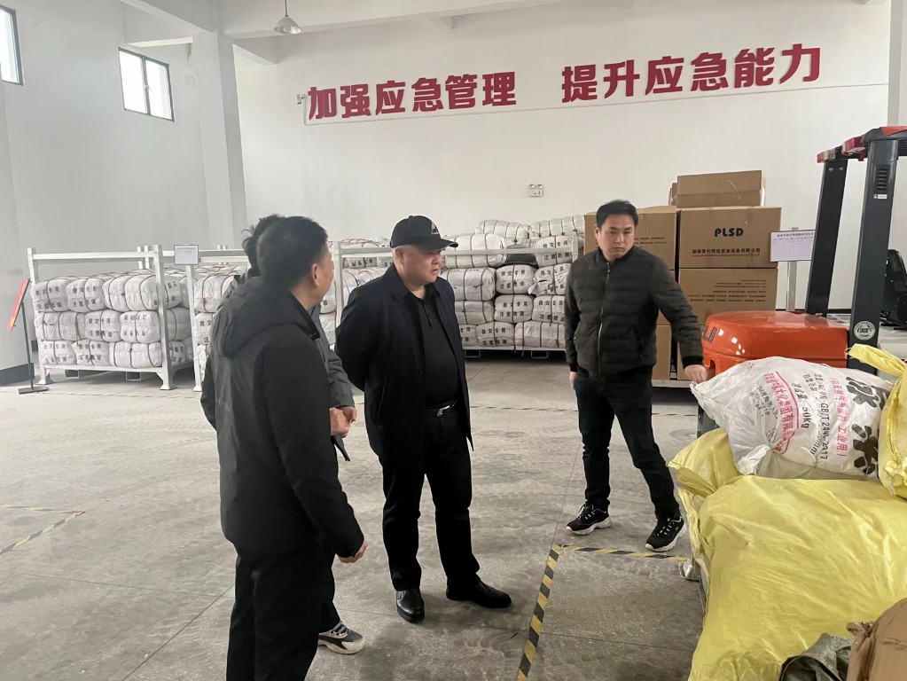 市发展改革委调研督导救灾物资储备管理工作