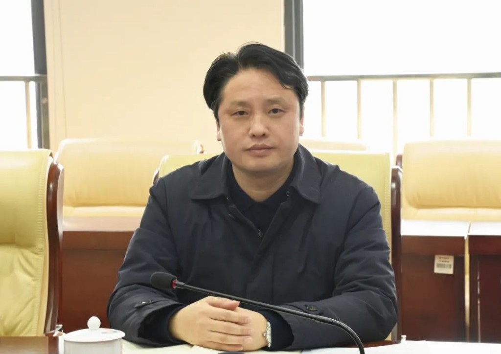 曾毅鹏带队赴市国投集团对接交流工作