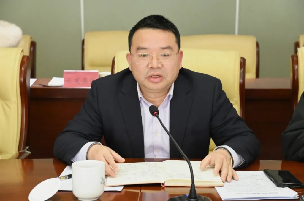 曾毅鹏带队赴市国投集团对接交流工作