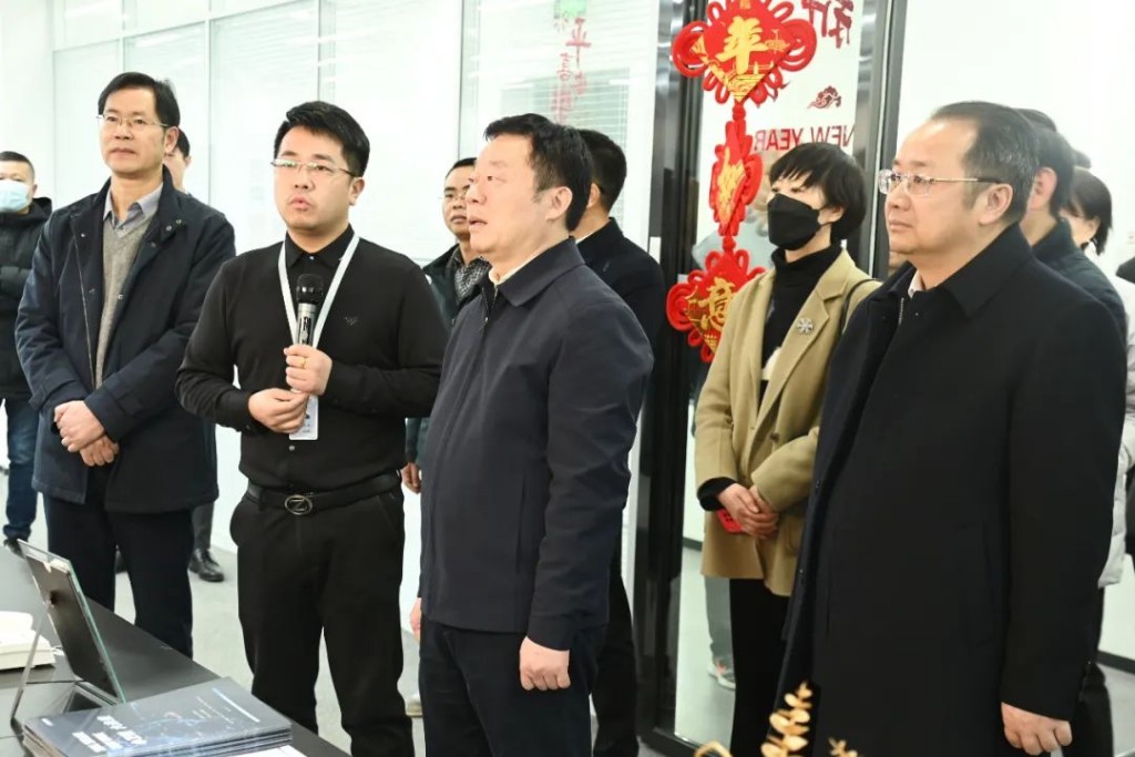 省政协副主席何寄华率队来株洲经开区调研