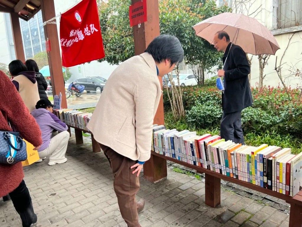 学雷锋日，石图在行动！