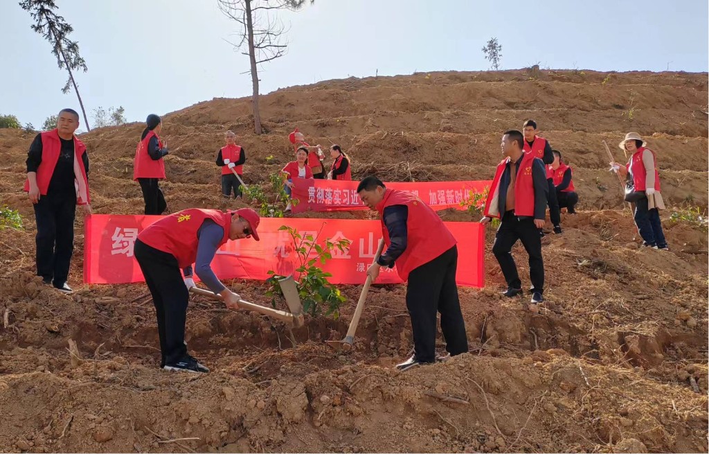 渌口区水利局举行“贯彻落实习近平生态文明思想，加强新时代水土保持工作”义务植树活动