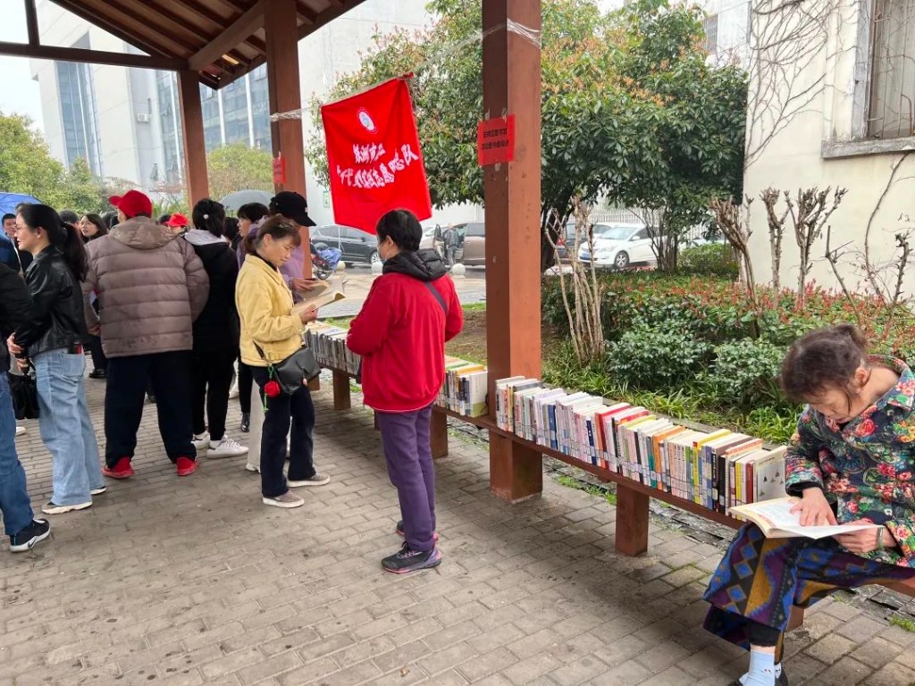学雷锋日，石图在行动！