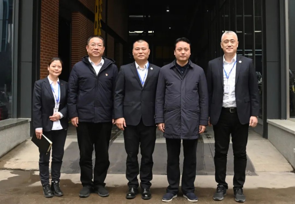 曾毅鹏率队走访调研车城股份