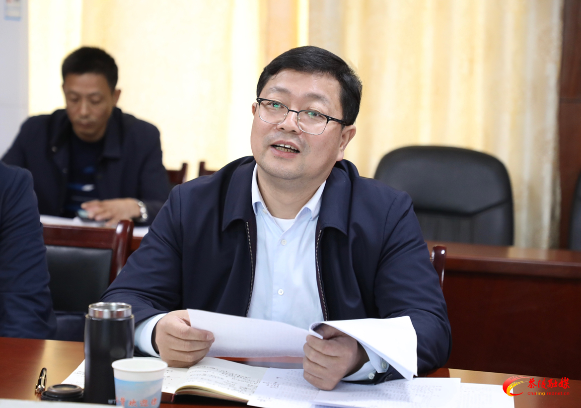 杨红兵带队到汉背办事处督导工作