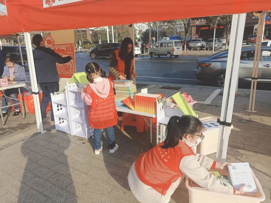 学雷锋日，石图在行动！