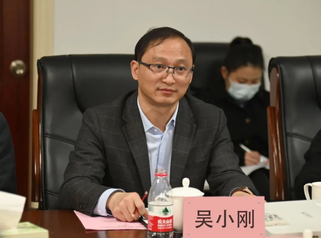 曾毅鹏率队赴湖南华云数据湖调研