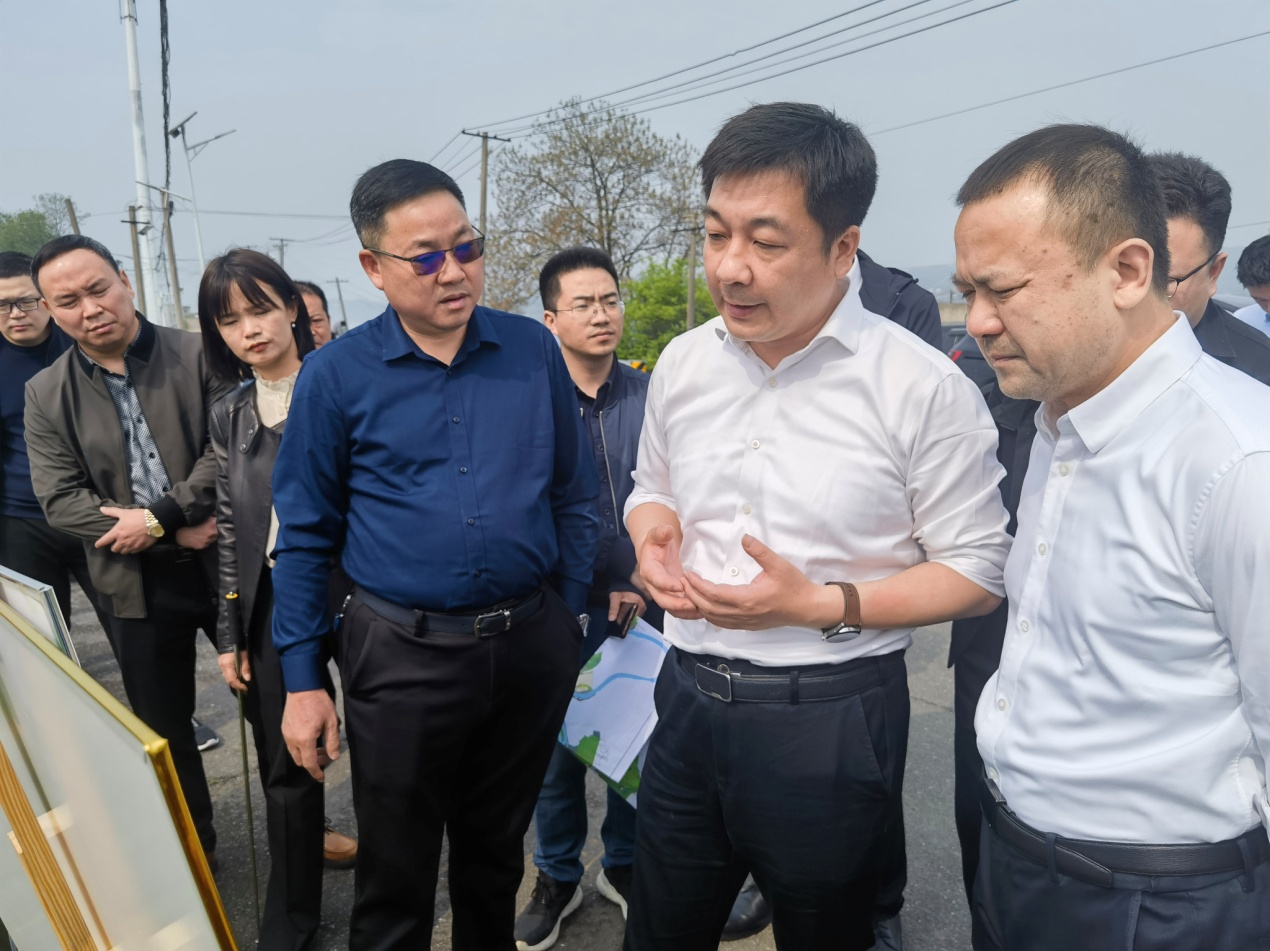 省自然资源厅副厅长覃佐彦来株调研生态绿心工作