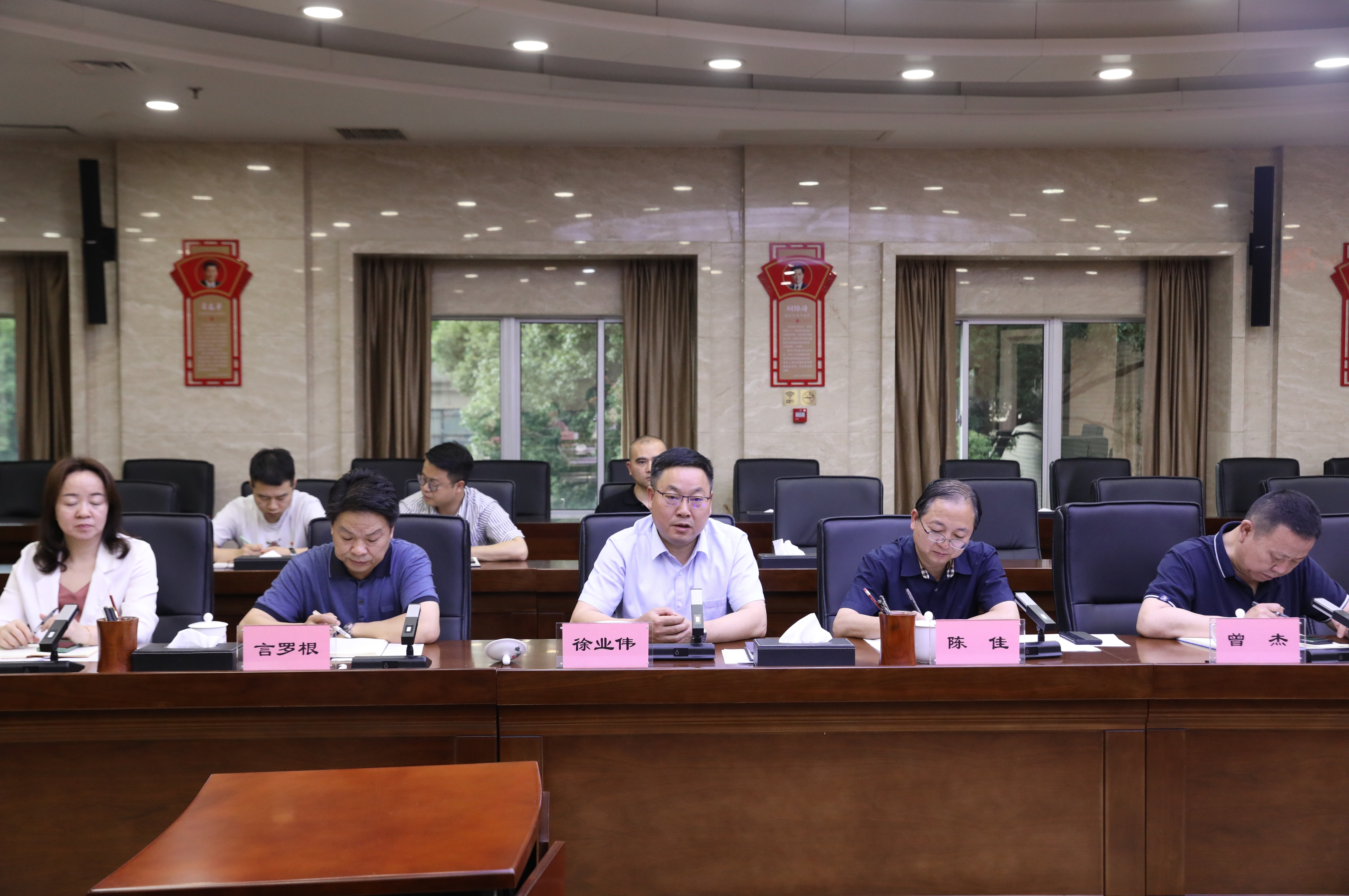 与青春相约  听青春之声——市自然资源和规划局开展"五四"青年节主题活动暨青年干部代表座谈会