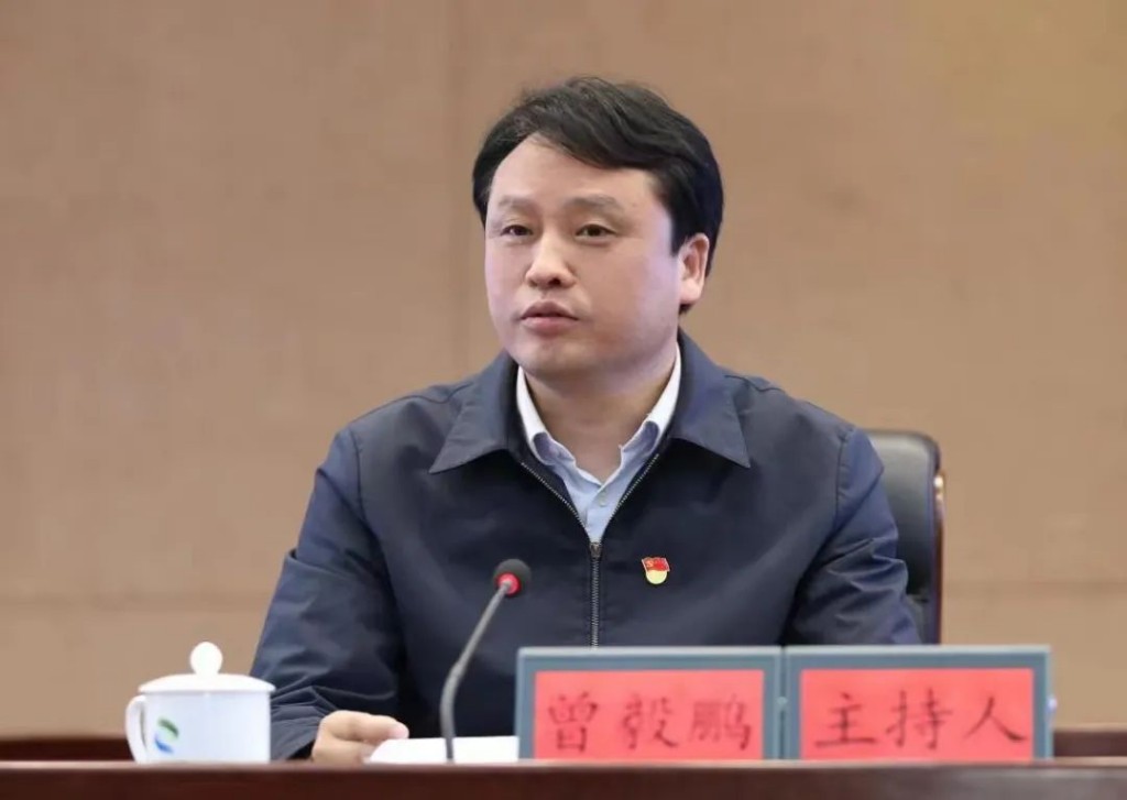 第一书记讲党课