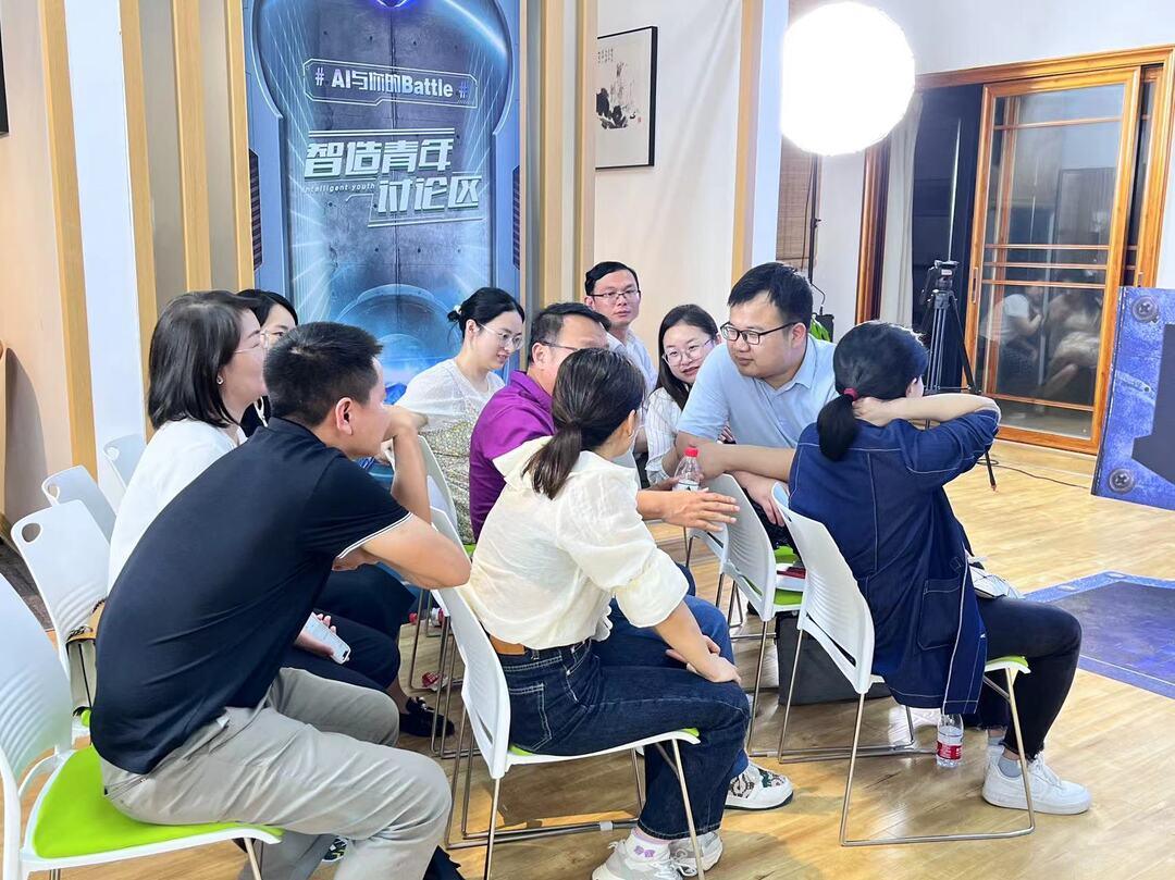 株洲高新区举办首届“天元直面会” | 剑桥大学博士主讲如何直面AI与人类竞争？