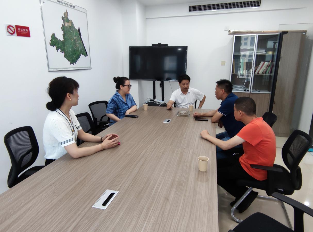 市自然资源局和规划局副局长言罗根一行来群丰自然资源所视察现场办公
