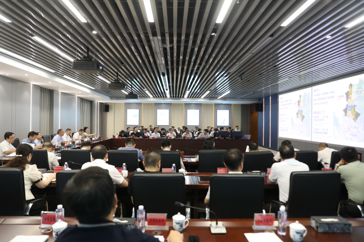 曹慧泉主持召开市国土空间规划委员会2023年第2次会议