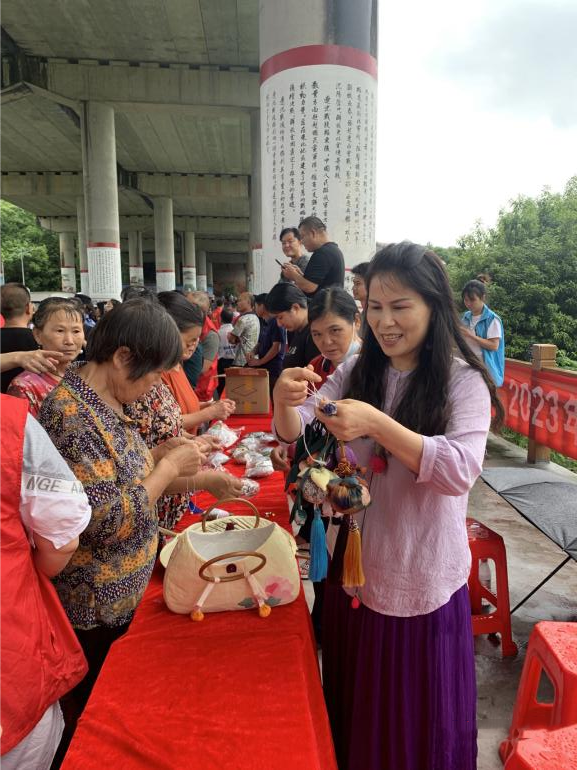 春联街道：党员志愿做实践，端午“粽”情聚民心