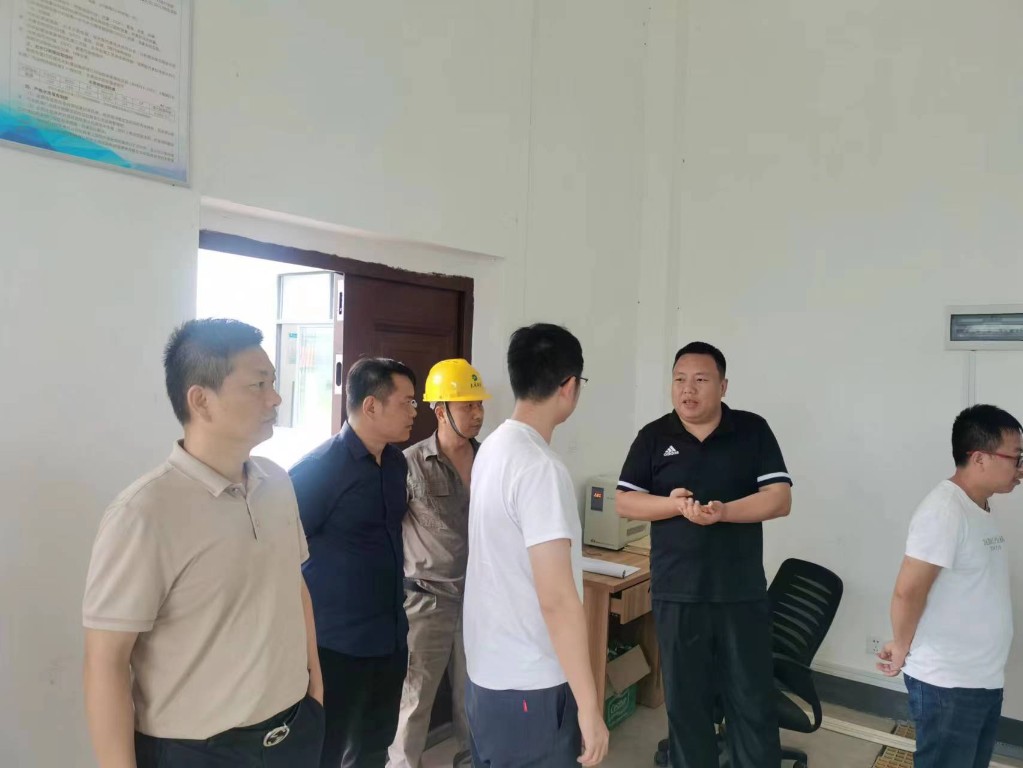 湘西土家族苗族自治州住房和城乡建设局一行来我区雷打石镇污水处理厂开展交叉检查工作