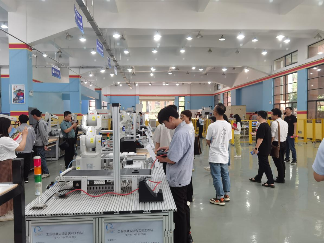 政校企携手联动　助推高校毕业生就业创业高质量发展