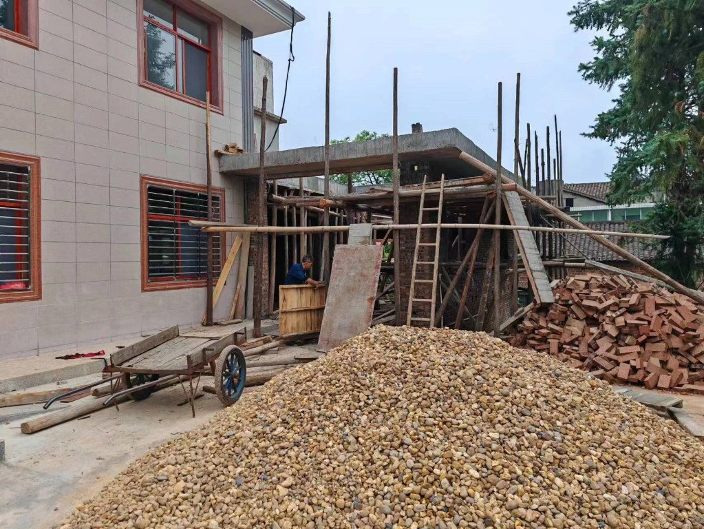 【作风建设年】古岳峰镇开展“亮剑”拆违行动