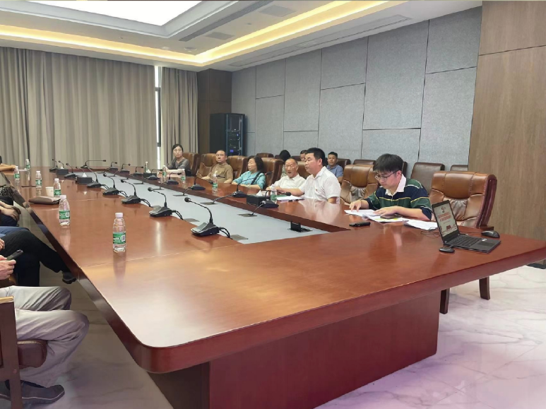 区发改局党支部组织开展6月份主题党日活动暨迎七一老干部重点项目现场观摩行